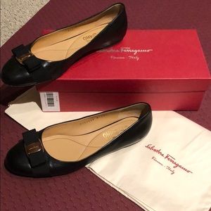 Authentic Like New Salvatore Ferragamo Varina Flat